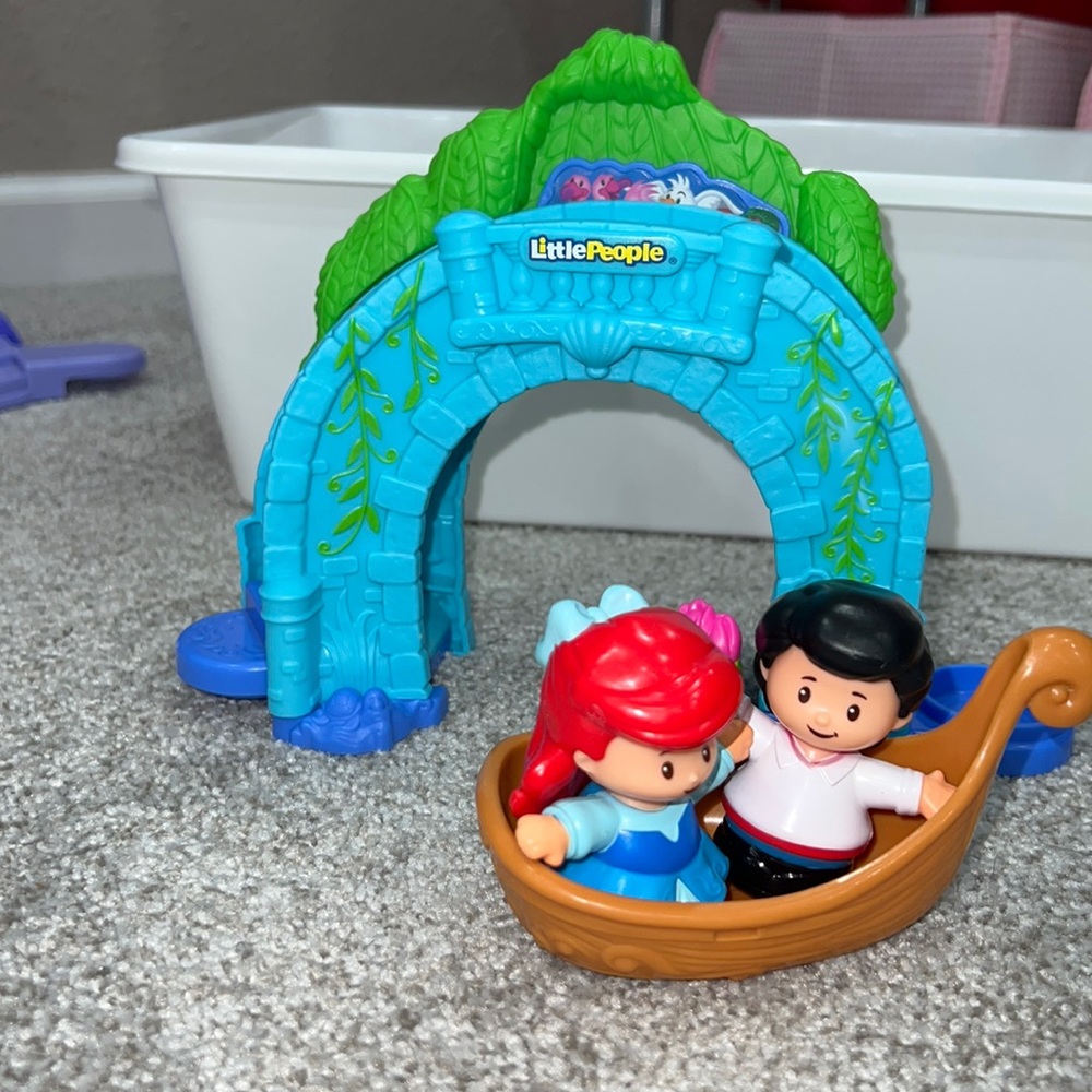 Little people little mermaid boat ride